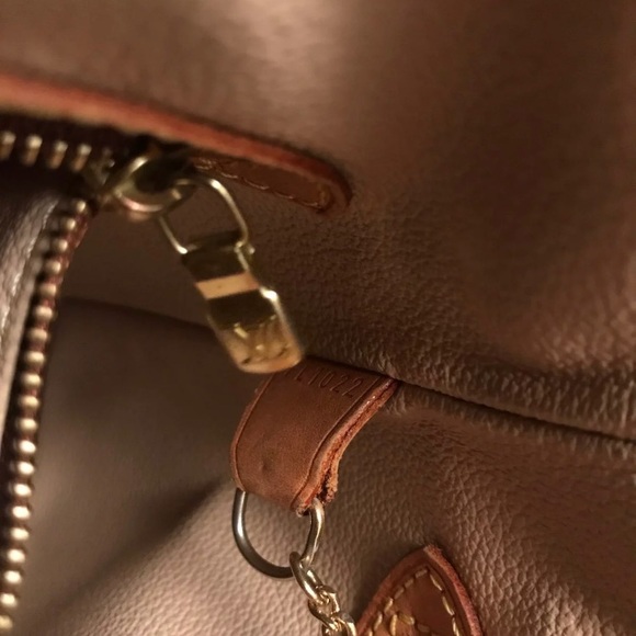 Vintage Louis Vuitton bucket bag - Picture 4 of 5